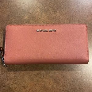 Michael Kors mauve wallet